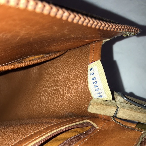 ❗️SOLD❗️Dooney and Bourke Black/Tan Leather Shoulder Carry Bag Purse - Picture 8 of 8